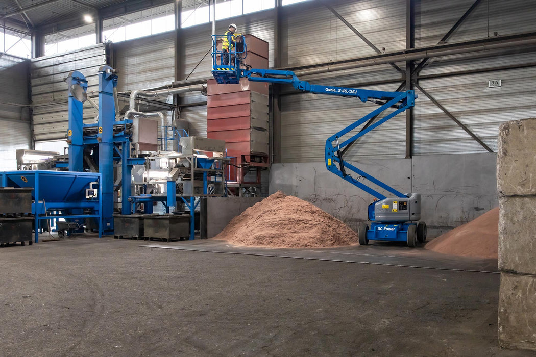 Genie Z-45/25J DC Boom Lift – 45ft Electric Articulating Aerial Platform (Rental)