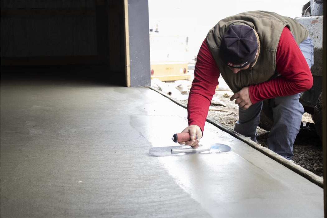 Marshalltown SP16SD – 16" x 4 1/2" Pool Trowel (DuraSoft Handle)