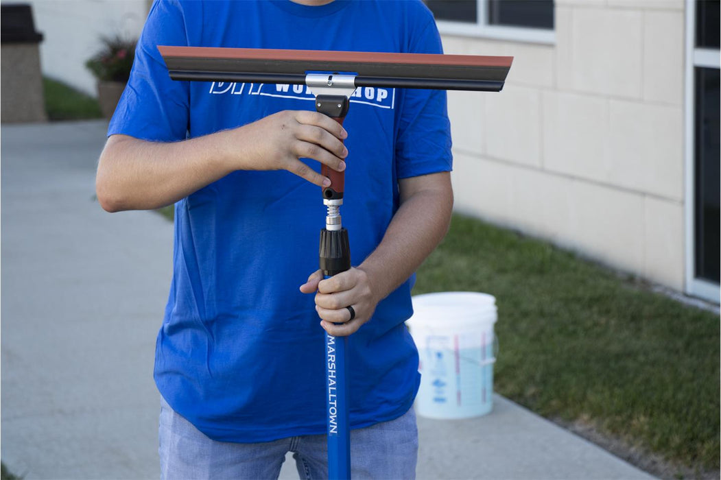 Marshalltown AKD18 – 18" Adjustable Pitch Squeegee Trowel