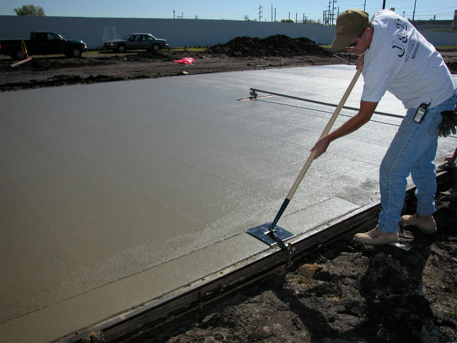 Marshalltown 4140 – 9" x 10" Blue Steel 2-Way Walking Edger (1/2" R, 5/8" L)