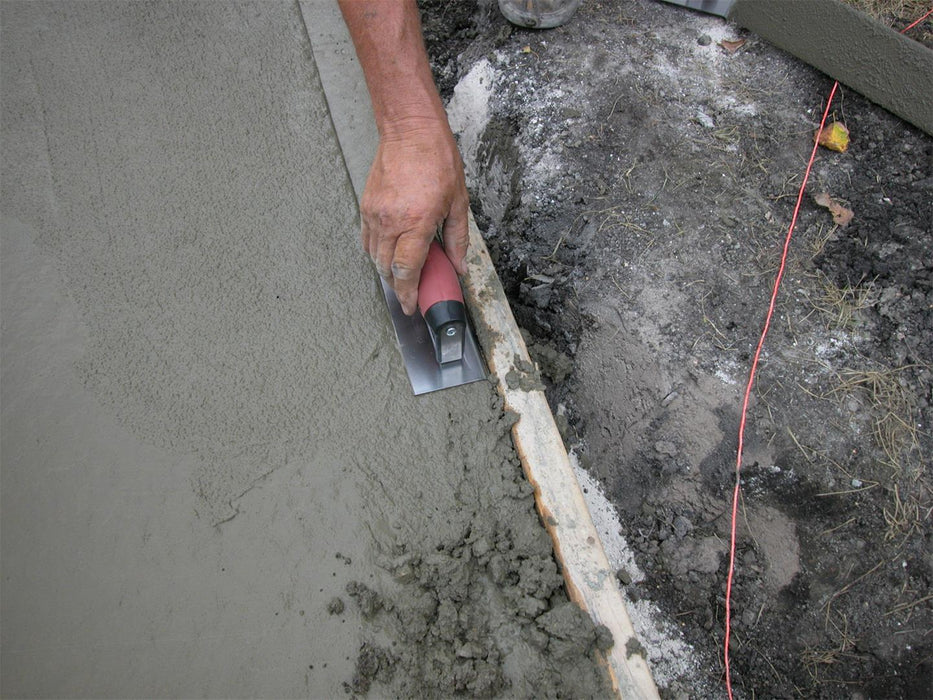 Marshalltown 36D – 6" x 3" Edger (Straight Ends, 3/8" R, 1/2" L, DuraSoft Handle)