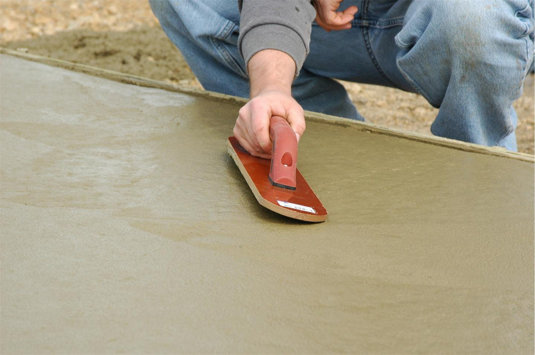 Marshalltown 4499RD – 16" x 3 1/2" Resin Float (DuraSoft Handle)