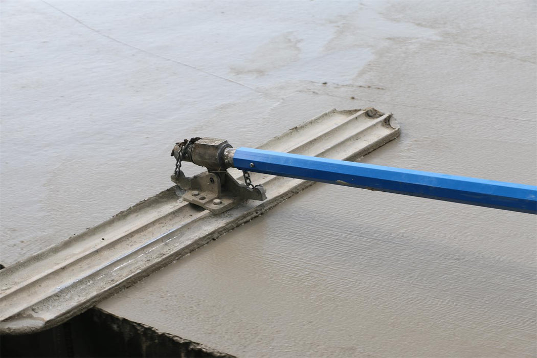 Marshalltown OCTO138 – 72" x 1 3/8" Octagon Handle (Blue)