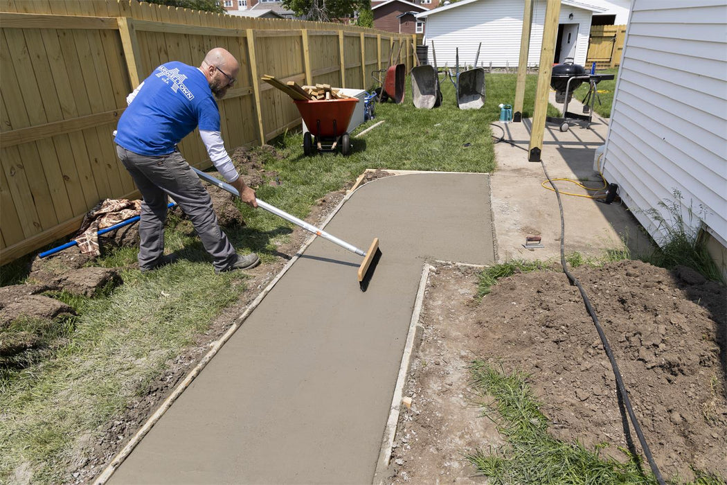 Marshalltown 830 – Wood-Backed Concrete Broom