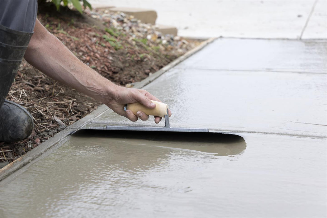 Marshalltown MXS66BFR – 16" x 4" Blue Steel Finishing Trowel, Fully Rounded with Curved Wood Handle